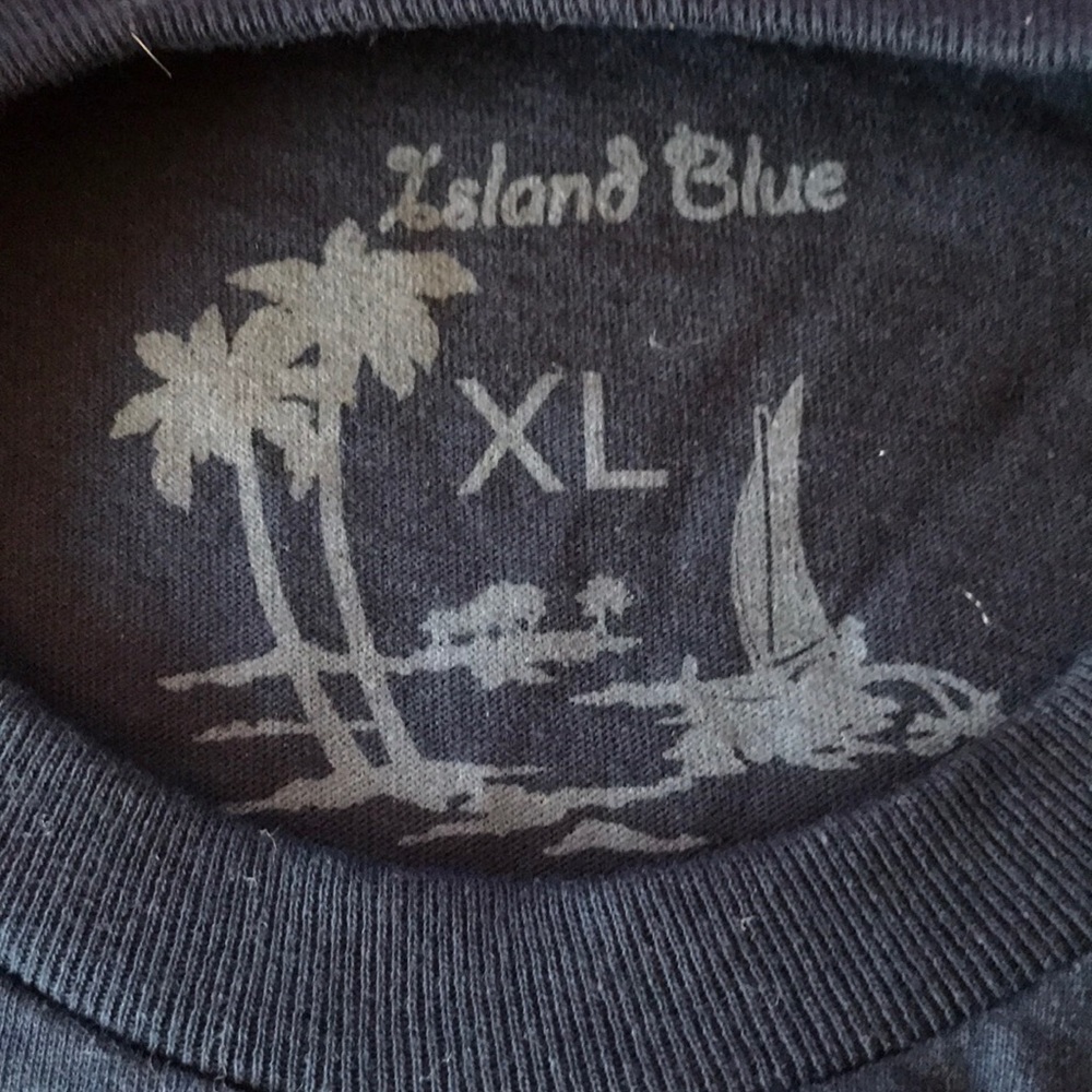 NWOT XL navy t-shirt - Picture 2 of 3